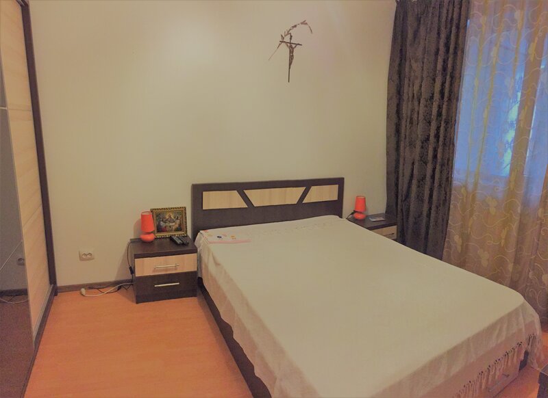 Drumul Taberei, Piata Moghioros, metrou-pet friendly (catel talie mica)